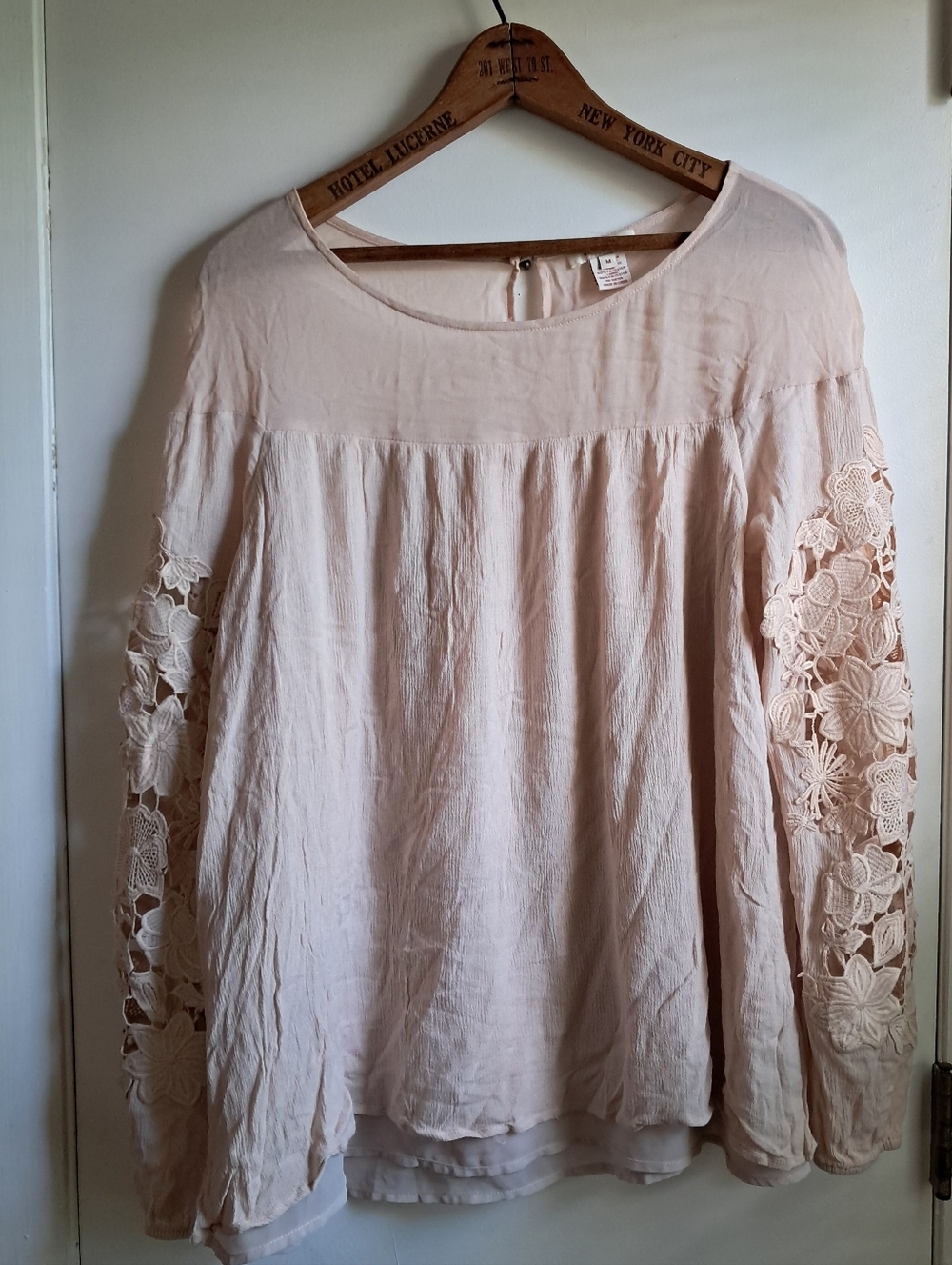 Sundance Soft Blush Lace Sleeve Top Medium
